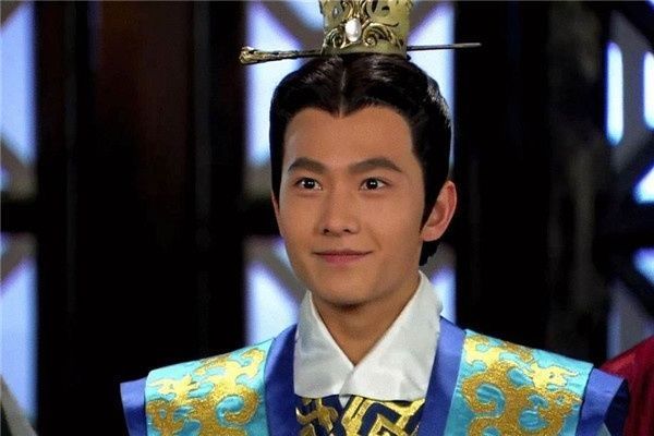 才高八斗|曹植才高八斗,七步成诗,没想到一篇文章毁了曹操统一天下大业