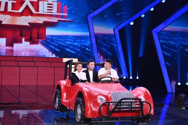 《星光大道》2021全新周赛精彩来袭 今天19:30CCTV-3不见不散！