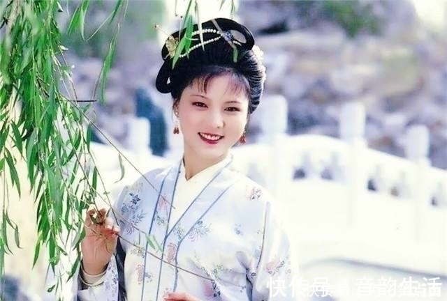 曹雪芹#宝玉去袭人家,袭人哥哥花自芳为何害怕?曹雪芹:贾府规矩大