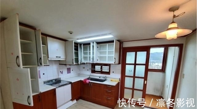 重装|住了三年的精装房重装,通铺地砖只刷大白、家具全扔93㎡干净利落