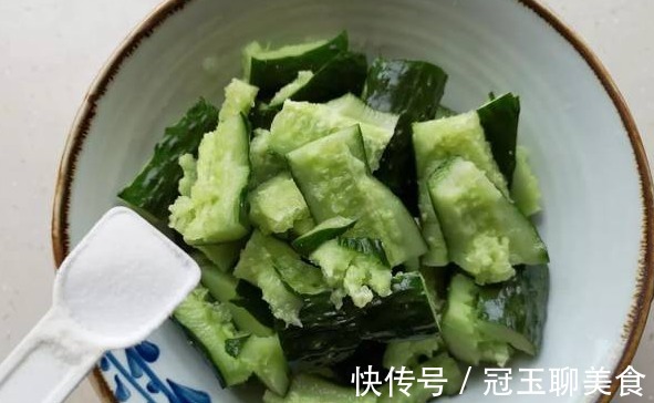 好吃|做凉拌黄瓜，第一步不要用盐腌，做好了才好吃！