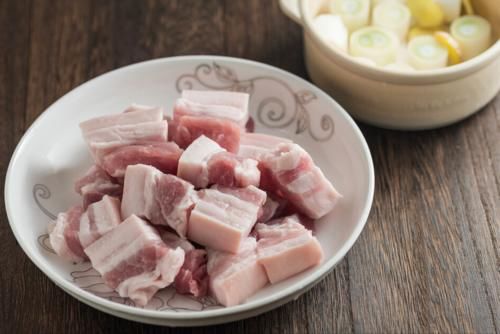 这才是红烧肉的正确做法,色泽红亮,软糯不油腻,太馋人了