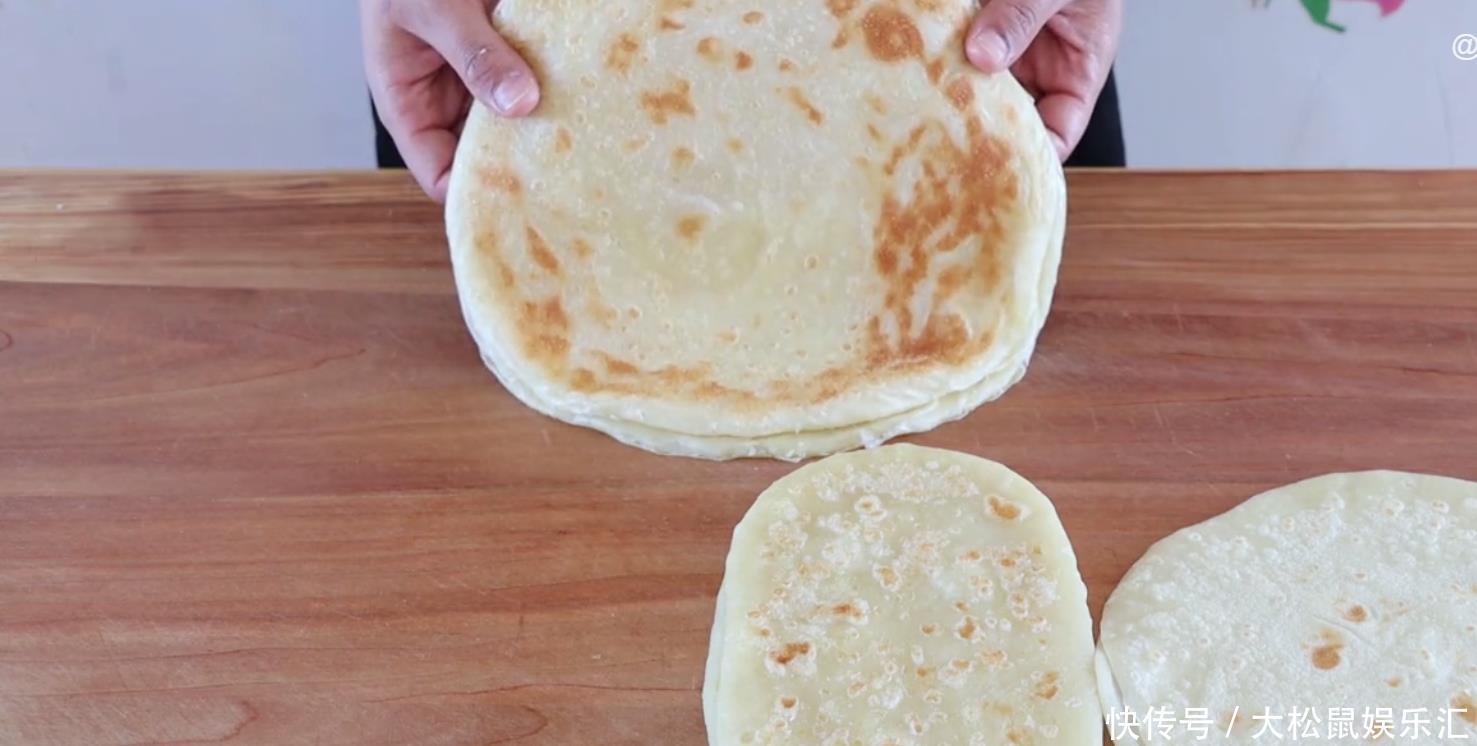学会这个和面配方：做出家常饼，口袋饼，春饼，个个柔软好吃