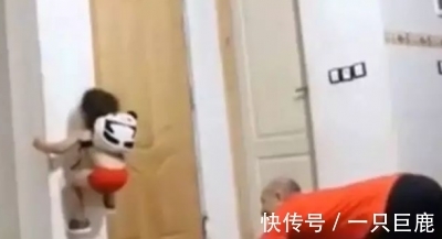 女儿|父亲扮鬼吓唬小女儿，结果意外发生了，女儿的行为让父亲不淡定了