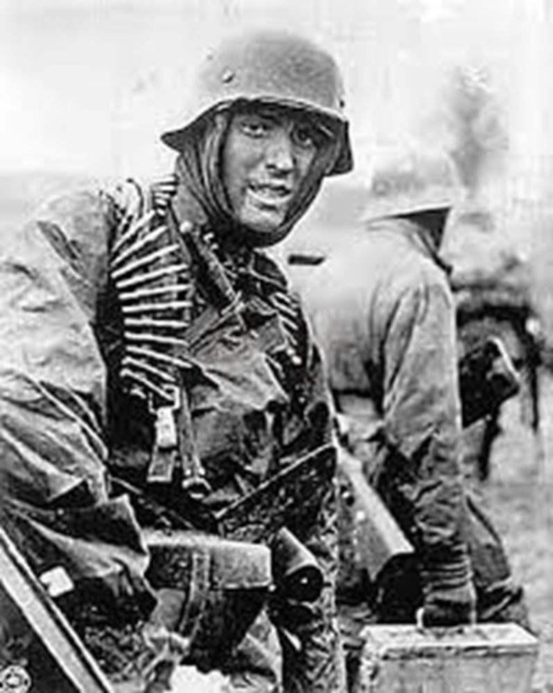 阿登|德国最后的疯狂！阿登反击战：德国将领看着希特勒表演，不敢多言