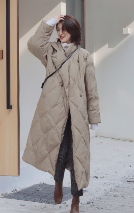 棕色|真正衣品高的女人,羽绒服也能穿出高级感,看时髦精示范吧