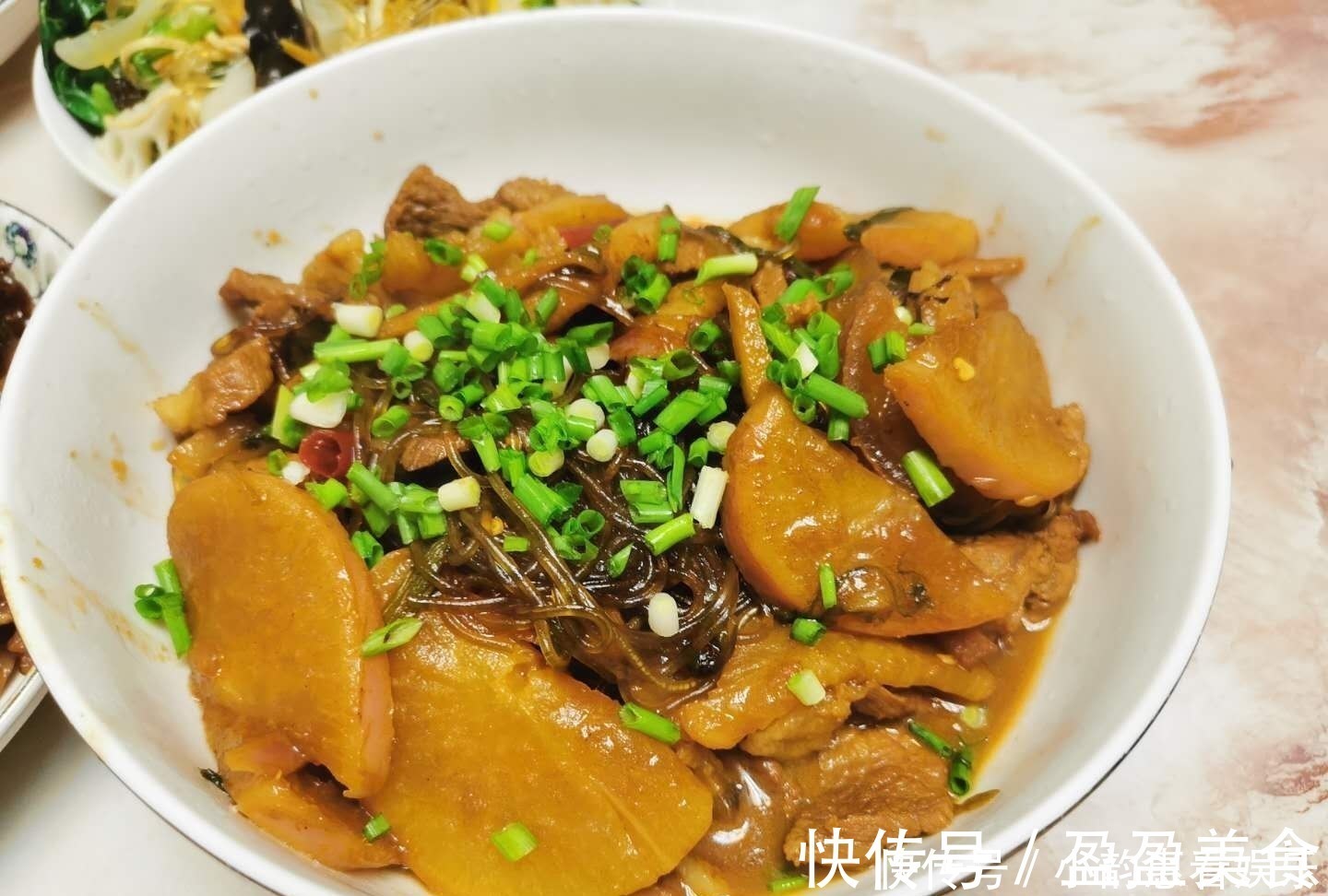 花生米|小姑子一家光临,弟妹做的8菜1汤在朋友圈火了,网友:真舍得