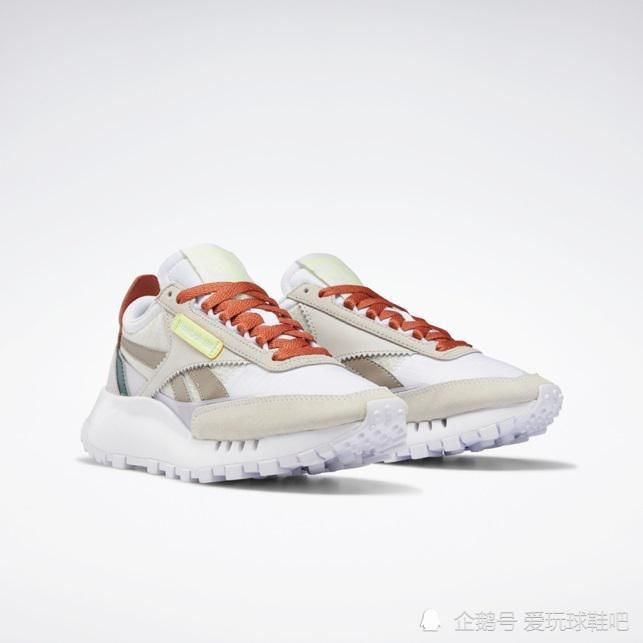  风靡|Reebok 重新演绎风靡 70-80 年代的经典跑鞋系列