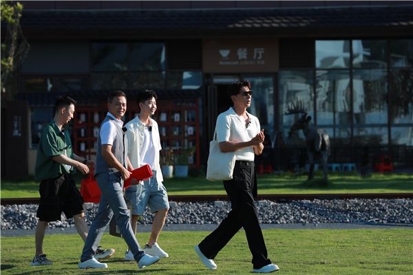 林大厨|《中餐厅5》喜迎大厨顾客 张亮林述巍互相拆台引爆笑