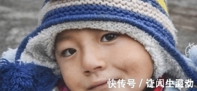 残疾|男婴先天性残疾,手脚长倒了,父亲却一走了之,把老人坑惨了!