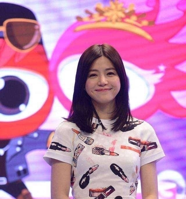 郭碧婷 奔四女人别留这3种“阿姨发型”,自我感觉时髦,其实又土又老气