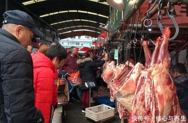 冬天炖羊肉，记得“1泡1煮2香料”，羊肉不腥膻，羊汤奶白鲜香！