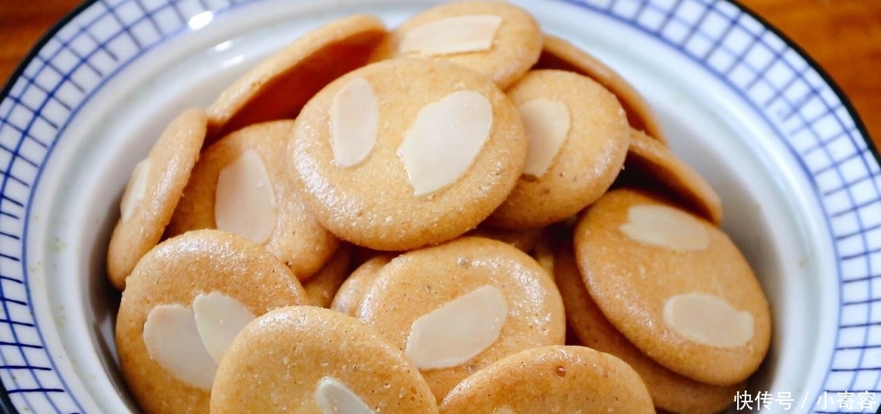 不加面粉,不用黄油,不用分离蛋清,教你做鸡蛋饼干,小孩子爱吃