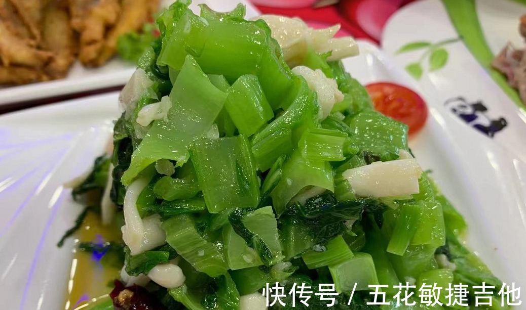 朋友办满月酒，总共花12800多元，晒到朋友圈，大家说菜很实惠！