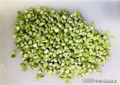 补充蛋白质|豆角加它炒，是儿时下饭菜，口感嫩滑脆嫩，百吃不腻，从小吃到大