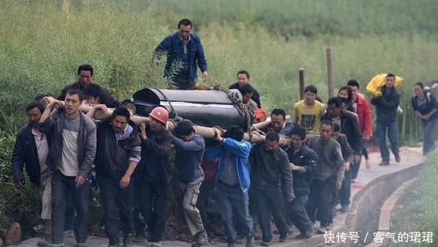 人死后土葬好还是火葬好?北大一位教授一语点出殡葬制度缺陷!