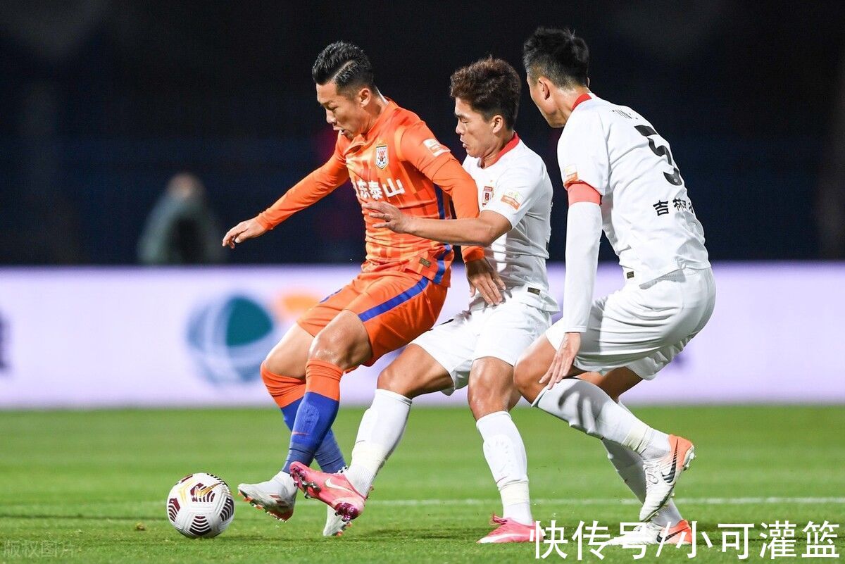 扳平|中超-山东泰山2-1亚泰夺双线15连胜 德尔加多扳平郭田雨绝杀