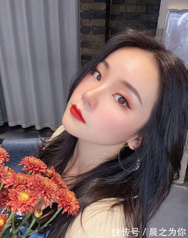 动作|95后健身博主，从瑜伽到力量训练，让她拥有91、59、96的三围