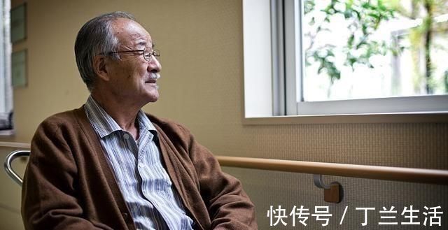 排便困难|3种食物是便秘“祸根”,越吃肠道越拥堵,劝你少碰