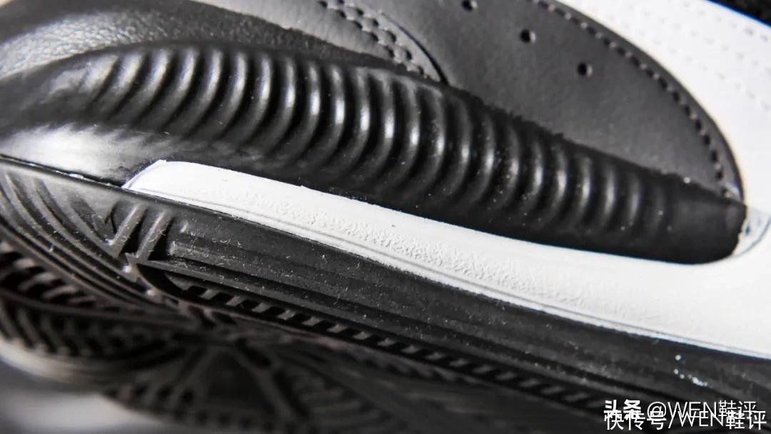 球鞋|PUMA Triple开箱：低价的外场球鞋，一鞋两穿有何惊喜？