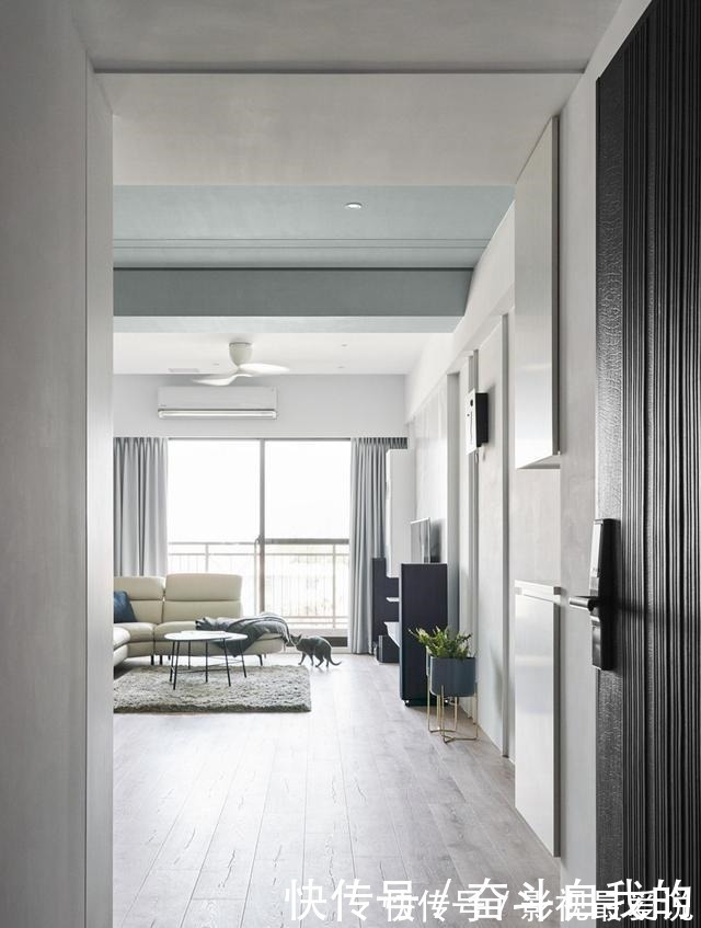 家和万事兴|这才是真正高级的家!客厅砸掉一面墙与书房二合一,住多久都不腻!