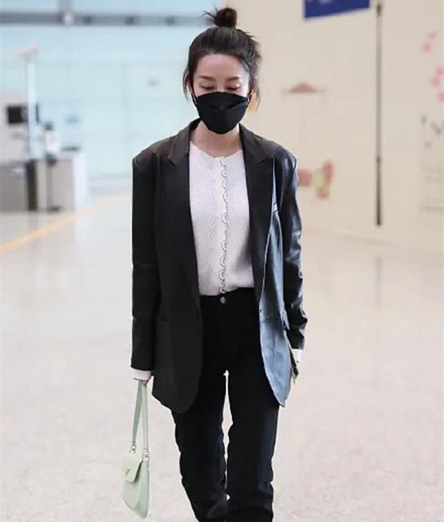 卷发 别被发型毁了造型,看起来充满了“大妈感”,换发型推荐这几种