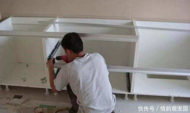 清洁片|建议大家:厨房再大,也别装吊柜!如今流行这样设计,高级又实用