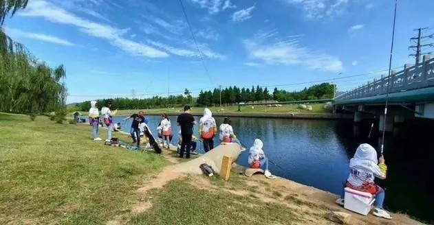 钓鲫鱼的钩号应该用几号钩?选对了,轻松钓大鲫!