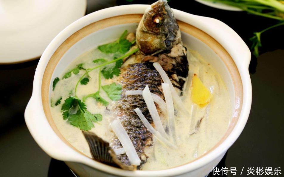 把鱼汤炖白,只需要2个技巧,奶白浓香,冬天常喝,养胃滋补