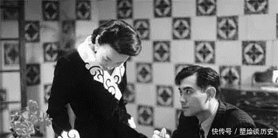 有恃无恐|《红玫瑰与白玫瑰》:得不到的永远在骚动,被偏爱的都有恃无恐