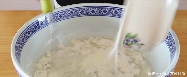 家常版早餐饼做法,十分钟就能搞定,简单易学又美味,适合上班族