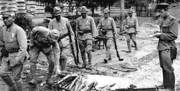 投降|二战时期真实的日本投降,根本不是你想的那样,不要再被骗了