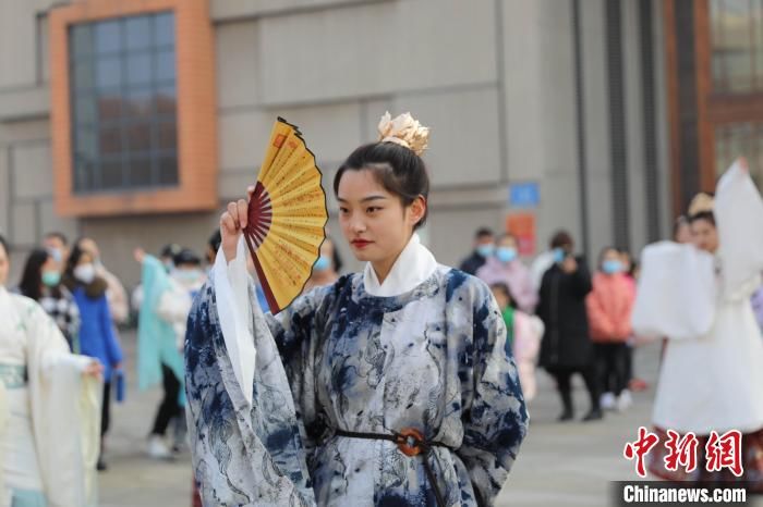 爱好者！河北固安：汉服展演秀出古韵风