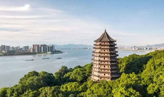 钱塘江边有座千年古塔，独特的螺旋式阶梯，专为镇河妖而建！