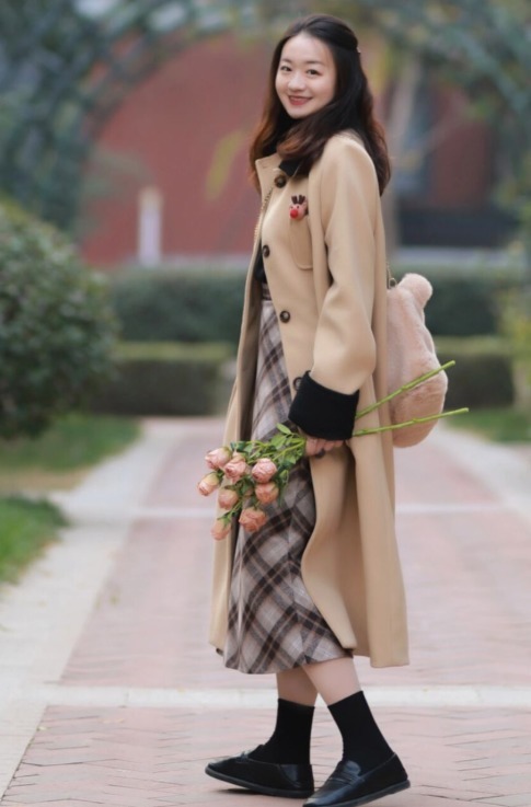 大衣 会穿衣的女人才有气质,照搬这位博主的大衣穿搭就够了,优雅整个冬天