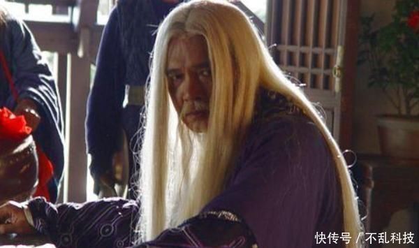 天山童姥&号称实战最强的乔峰,遇天山童姥能过几个回合听听丁春秋怎么说