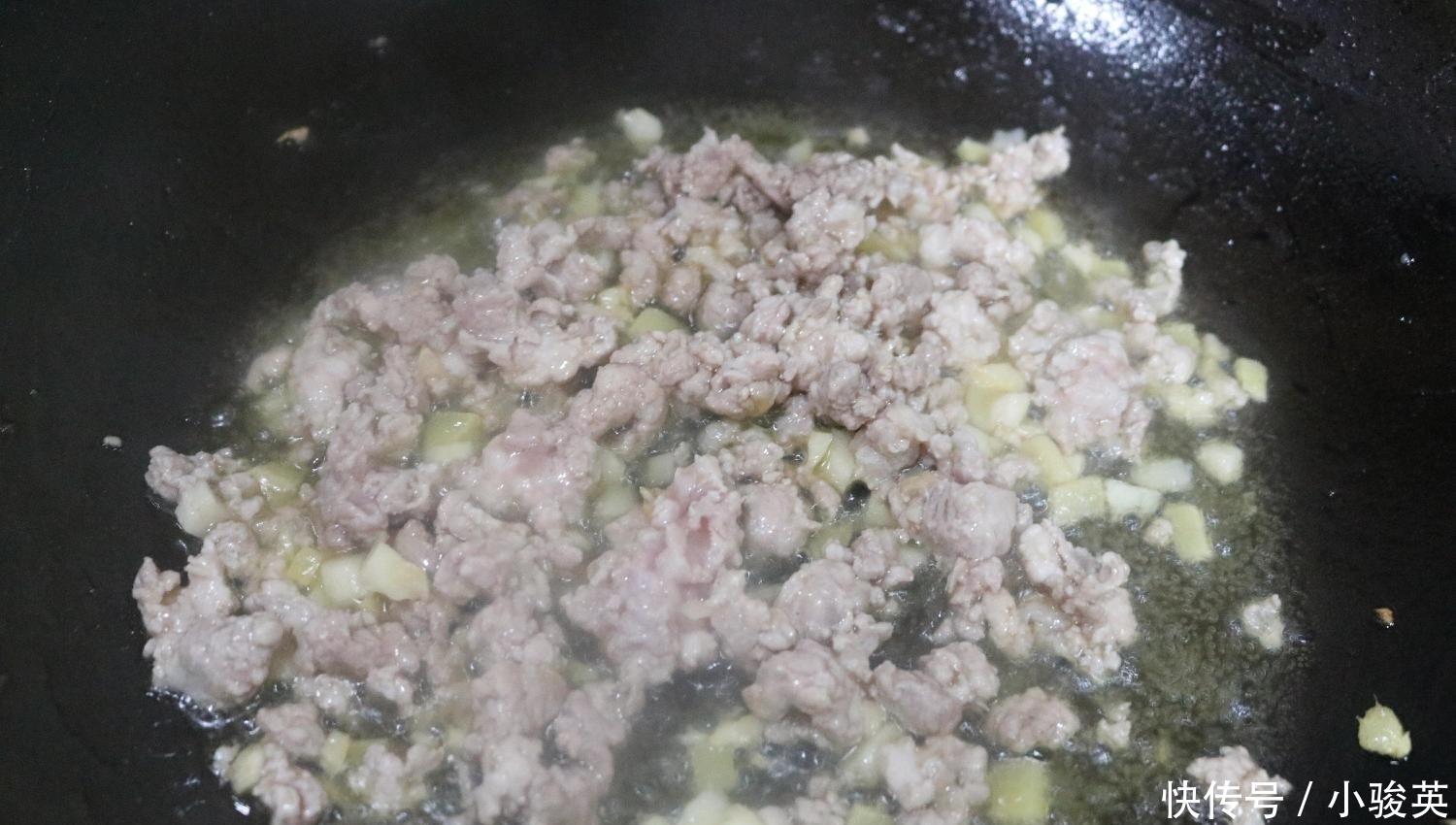 道菜|这道菜真好吃,补铁、补钙、增强免疫力,口感筋道,比肉更香