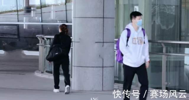 集训|马龙与刘诗雯击掌互动!老将积极参与温州集训,不去世乒赛又何妨