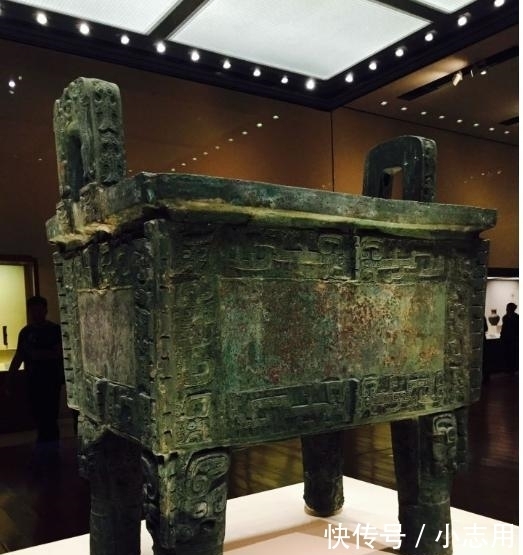 母猴|"1个杯子卖了2亿,2只猴子卖了3亿,这个瓶子卖了5亿,网友:值了"