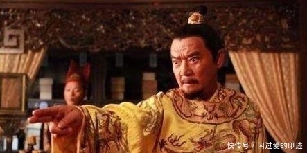 大臣|朱元璋要处决一品大臣,大臣掏出免死金牌,皇帝:你看反面写的字