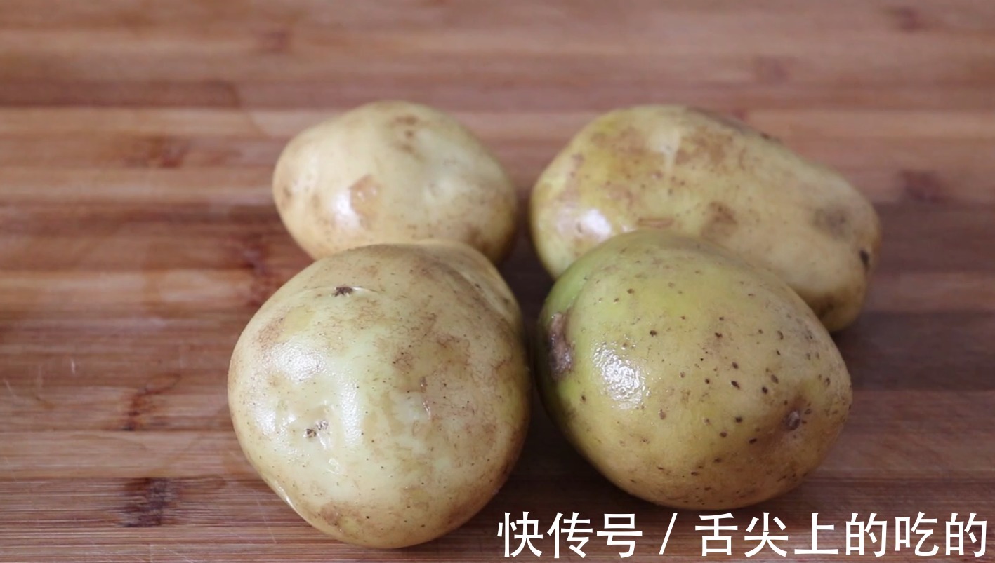 青线椒|土豆别再做老一套了，这做法真是第一次见，超级下饭，全家爱吃