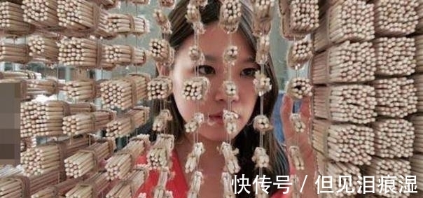 red|女孩用6万多根筷子作画, 完工后成龙大哥说我买了