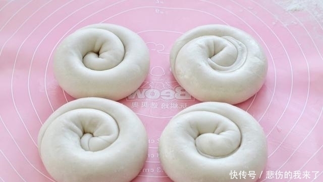 家常烙饼做法,外酥内软又筋道,比油条健康,学会可以出门摆摊了