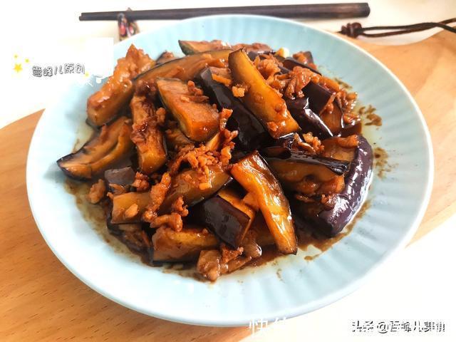 长茄|菜市场遇到这菜不手软，一次买几斤，不蒸不炖，简单一炒太好吃了