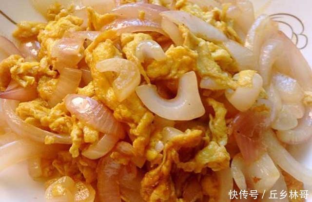 洋葱最近火了,加几个鸡蛋,没想到这么美味,比吃红烧肉还香