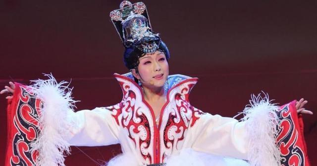 歌舞厅|从乞丐变身“贵妃”，一夜爆红的国家一级演员，如今突然销声匿迹