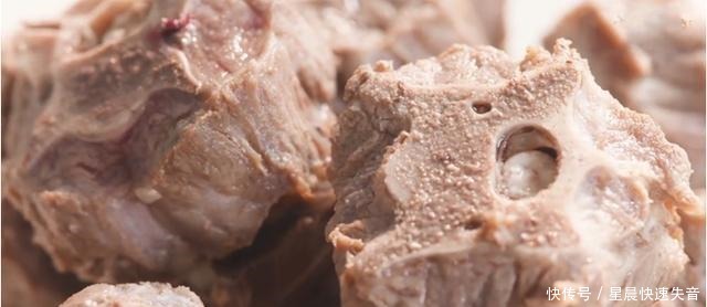 羊蝎子怎么做最经济,看看这个火锅底就全知道了,简单迅捷易上手