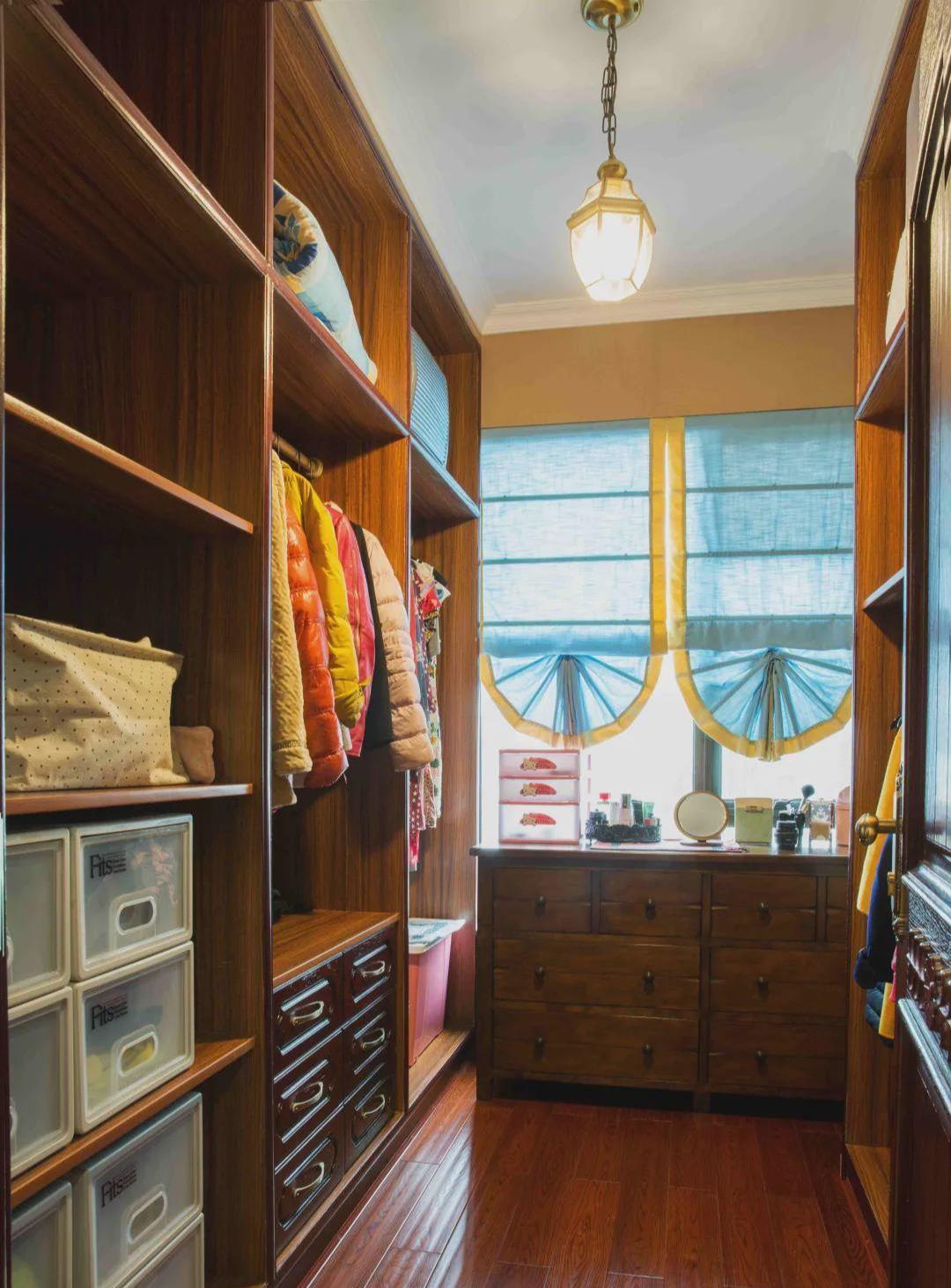 镜面|晒晒120㎡新家，阳台的设计朋友都说好，简单一改就多几排柜子用