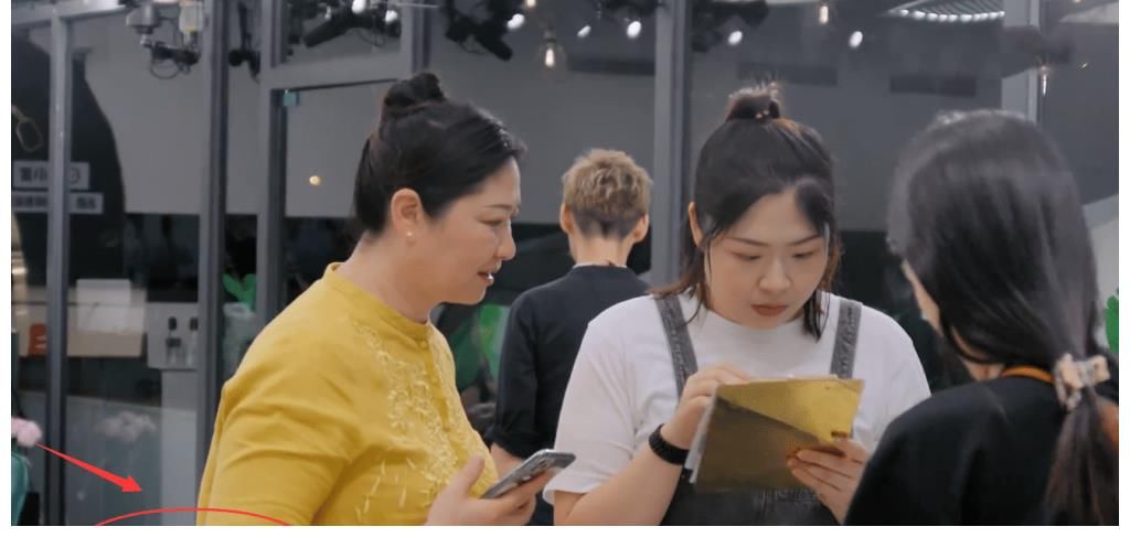 顾客|《中餐厅》迎来首批客人，黄晓明送八折福利，顾客结账时却傻眼了