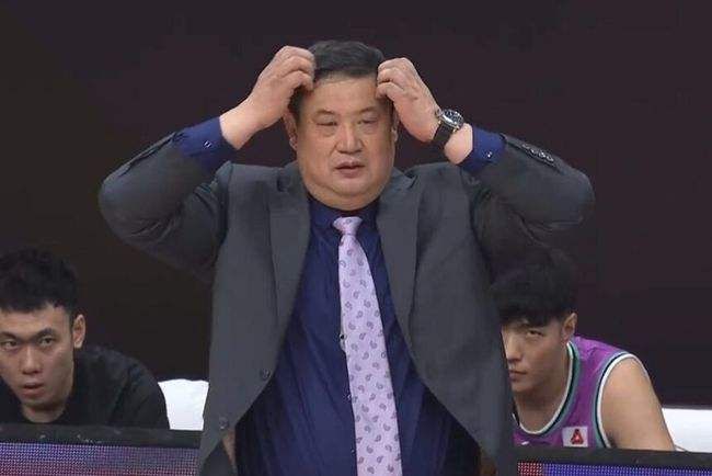 新援|一夜3消息！宏远官方发声报喜，郭艾伦憋疯搞怪，山东连签两新援